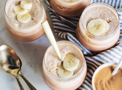 Shaker Whey Protein và bơ đậu phộng - Sự kết hợp dinh dưỡng hoàn hảo